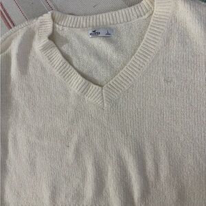 Hollister woman’s cropped sweater